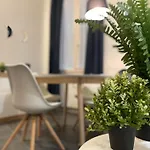 Happy Family Apartments Luna